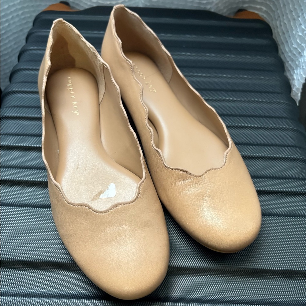 Copper key scalloped Edge Beige Flats